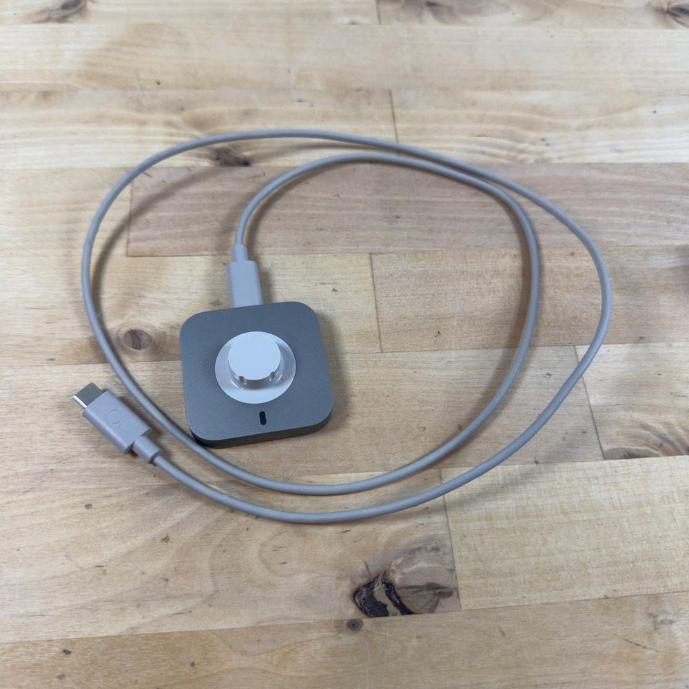 Oura Ring Gen 3 Charger Size 8 Gray Magnetic Charging Dock with USB-C Cable